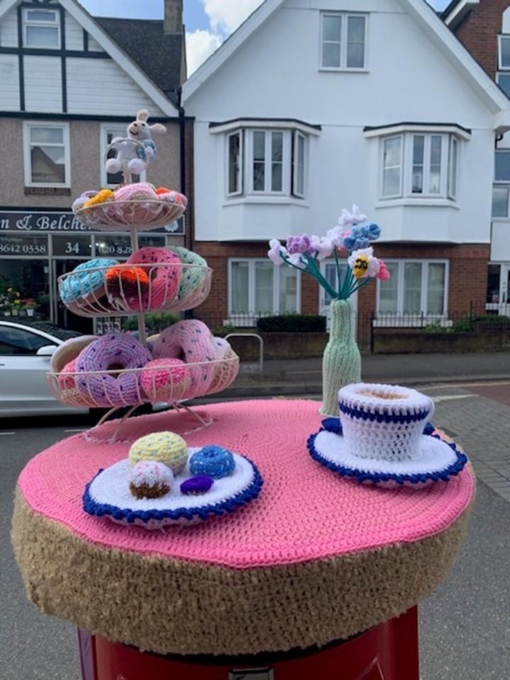 Doughnut post box topper